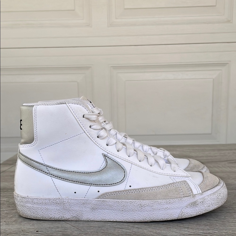Nike Kids Blazer Mid '77 Shoes Size 6.5Y Unisex